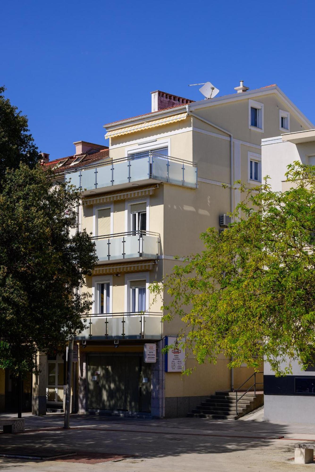 Simi - The Wave Apartment *